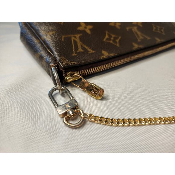 Louis Vuitton Pochette Accessoires Monogram Canvas Shoulder Bag with LV Chain - Picture 6 of 15